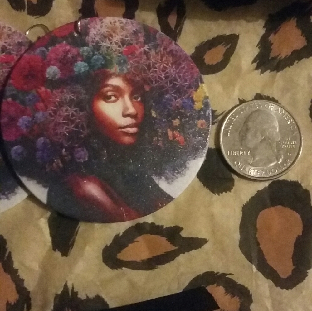 Round earring
